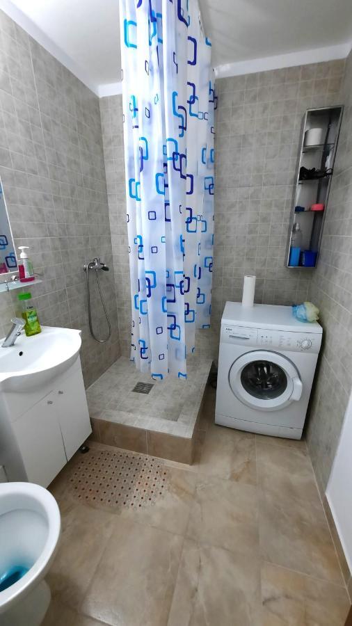 Lovely 1 Bedroom Near Arena Nationala With Ac And Free Street Parking ブカレスト エクステリア 写真